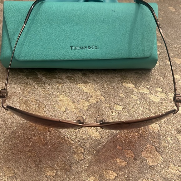 Sunglasses with Case, vin#60014 - Picture 5 of 8